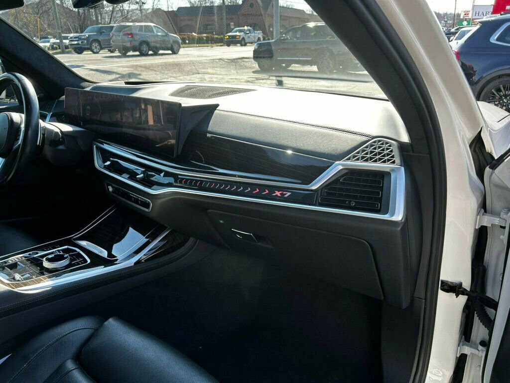 Used 2023 BMW X7 xDrive40i w/ Executive Package image 24