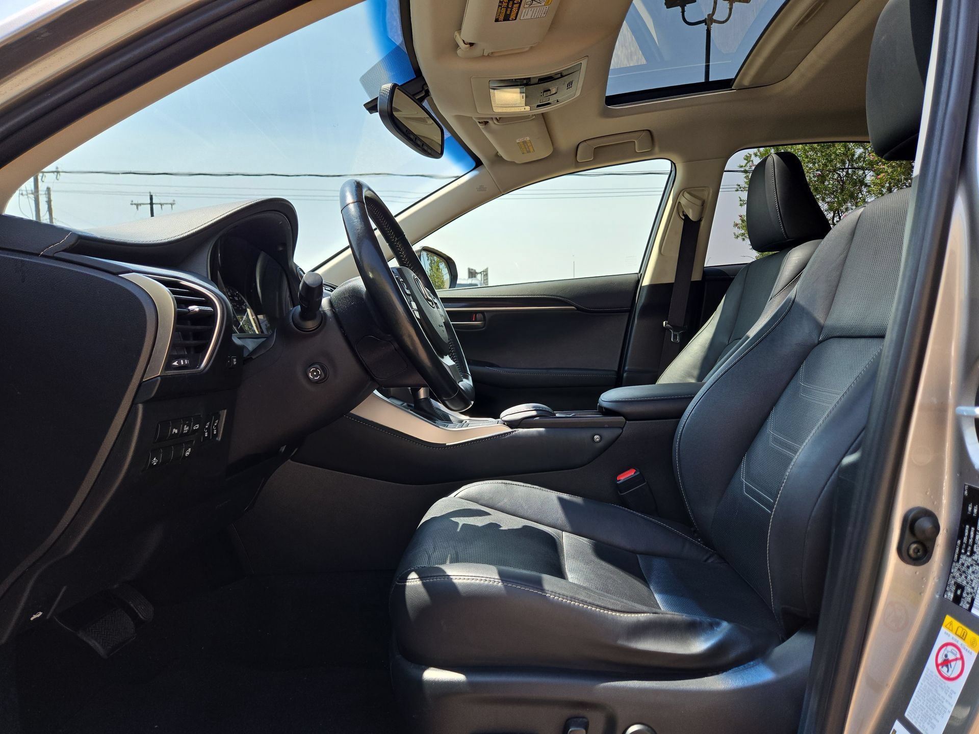 Used 2015 Lexus NX 200t FWD w/ Luxury Package image 16