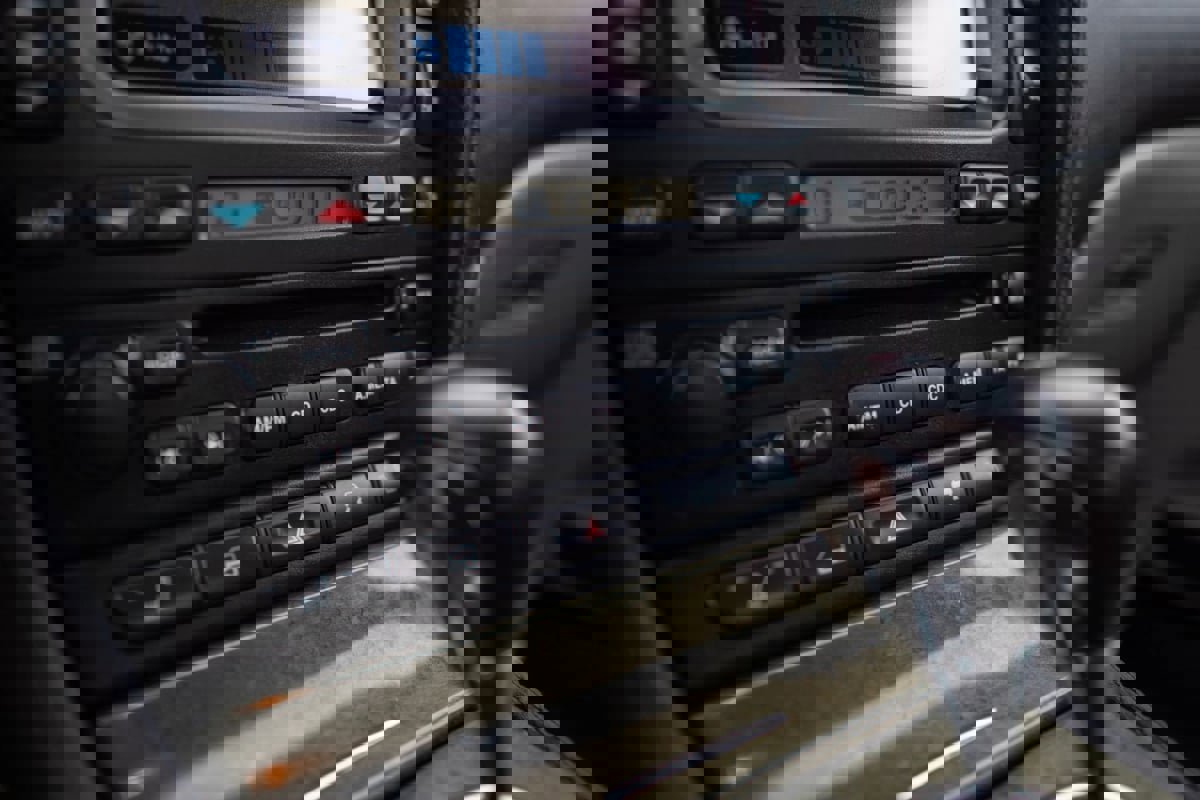 Used 2003 Jaguar S-TYPE R image 35