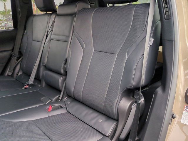 Used 2025 Lexus LX 700h Overtrail w/ Accessory Package (Z1) image 27