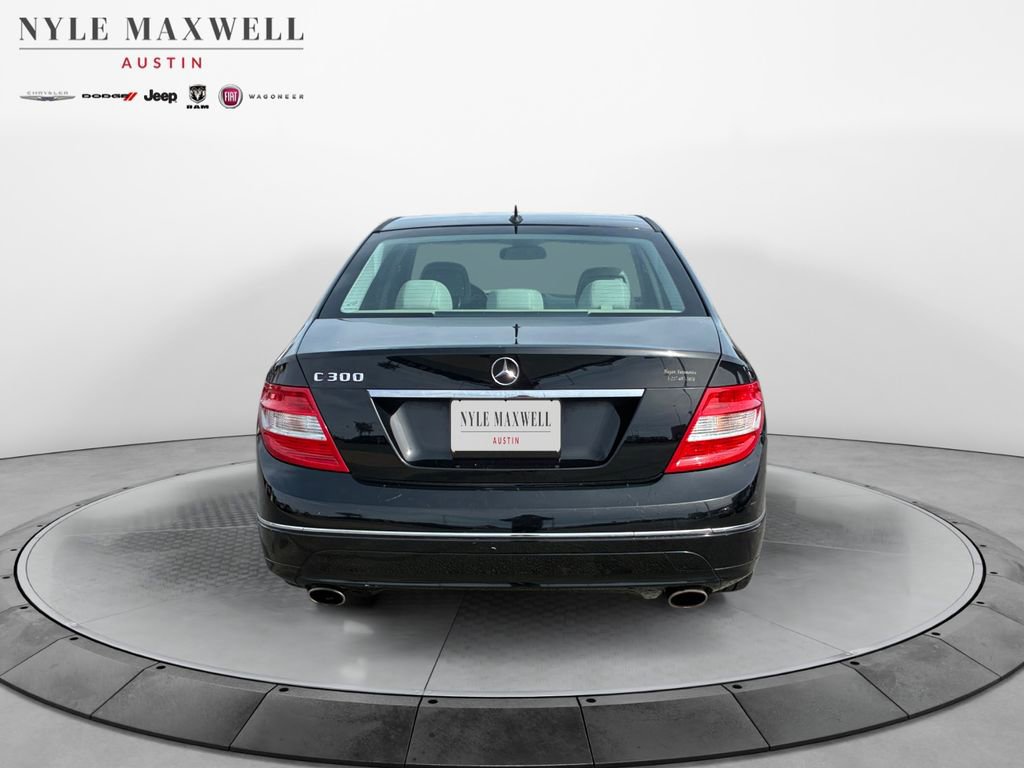 Used 2010 Mercedes-Benz C 300 Sedan image 12