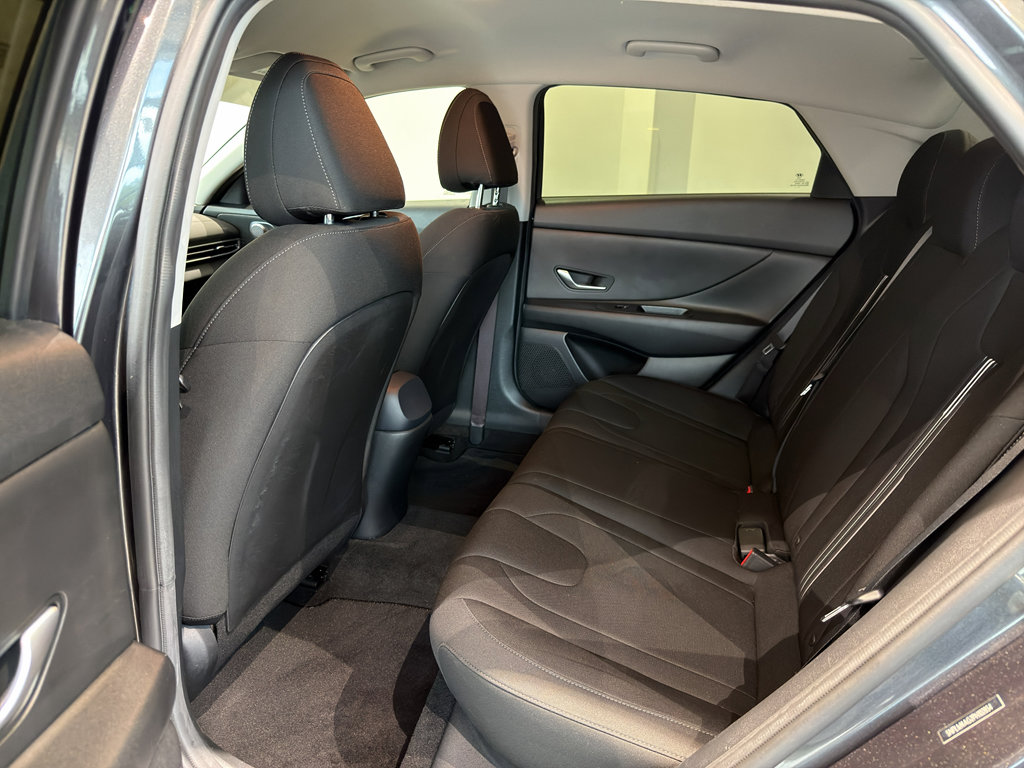 Used 2023 Hyundai Elantra SEL image 19