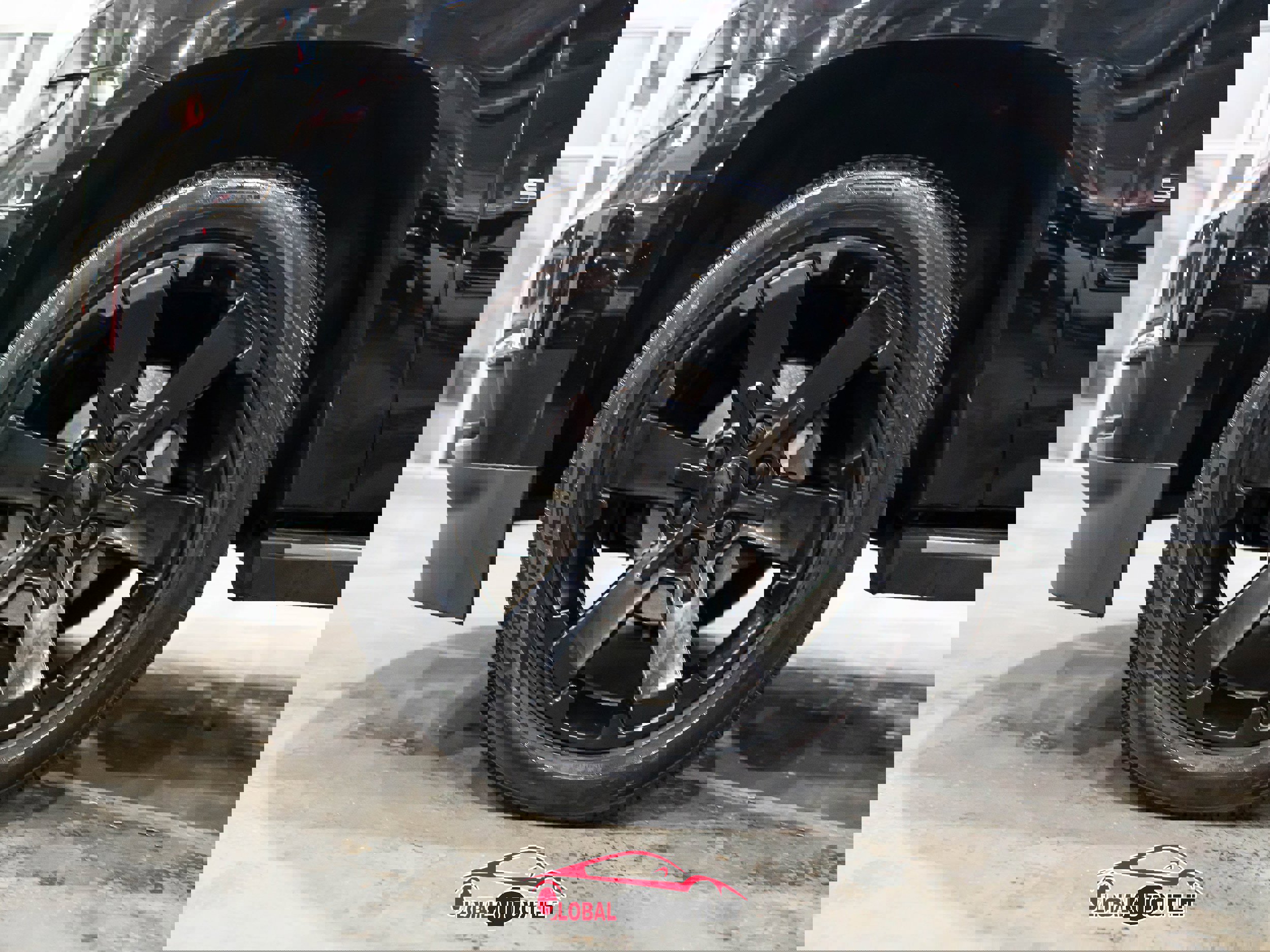 Used 2019 Chevrolet Suburban Premier w/ Premier Plus Edition image 9