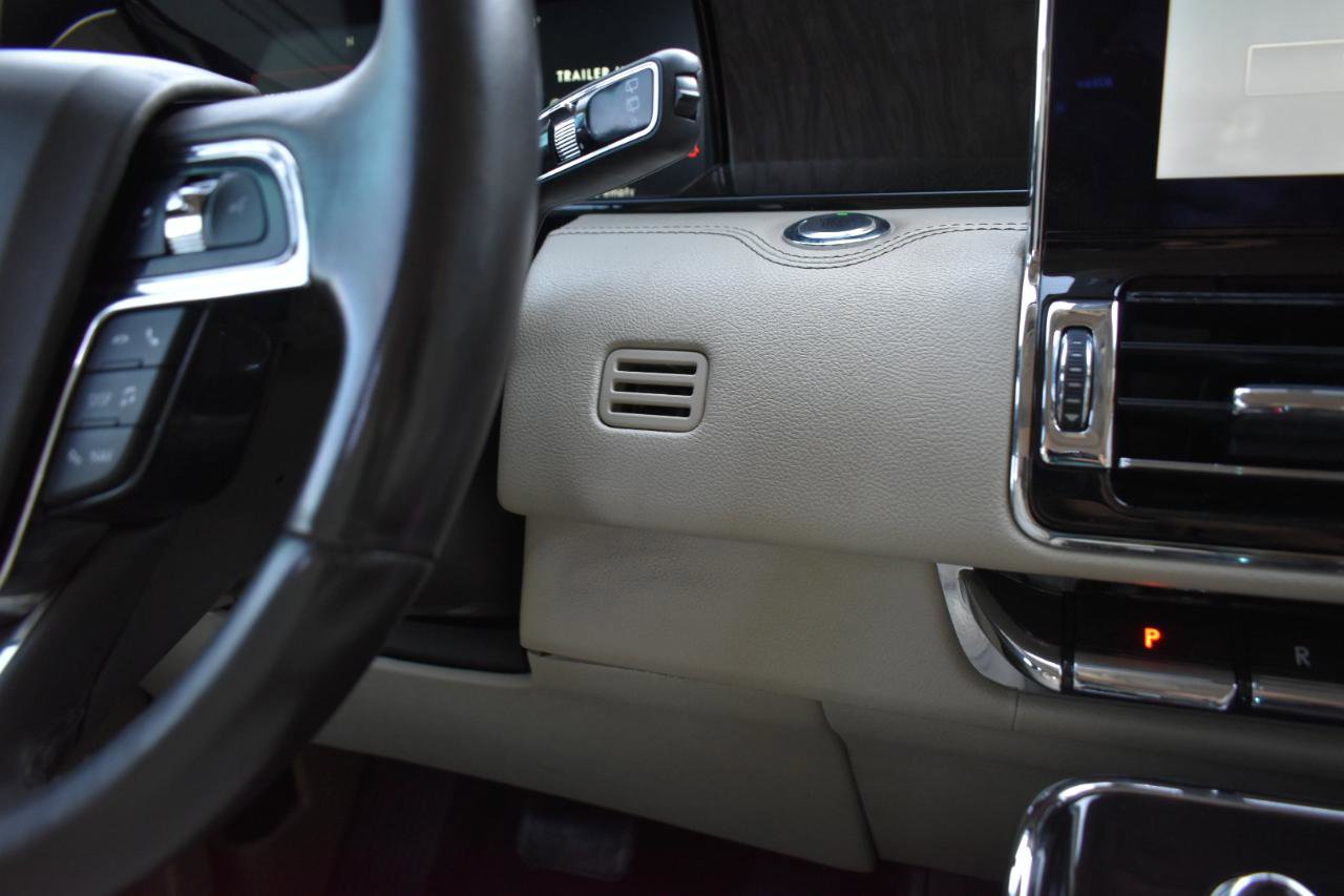 Used 2018 Lincoln Navigator Select RWD image 44