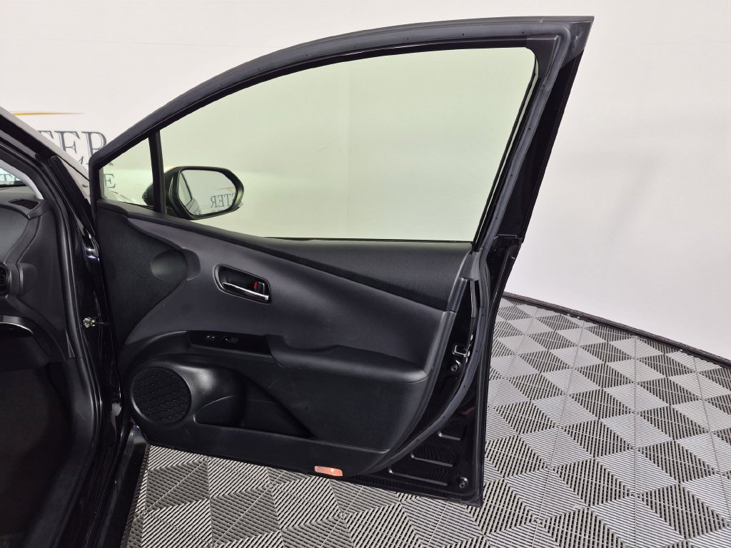 Used 2021 Toyota Prius LE FWD image 34