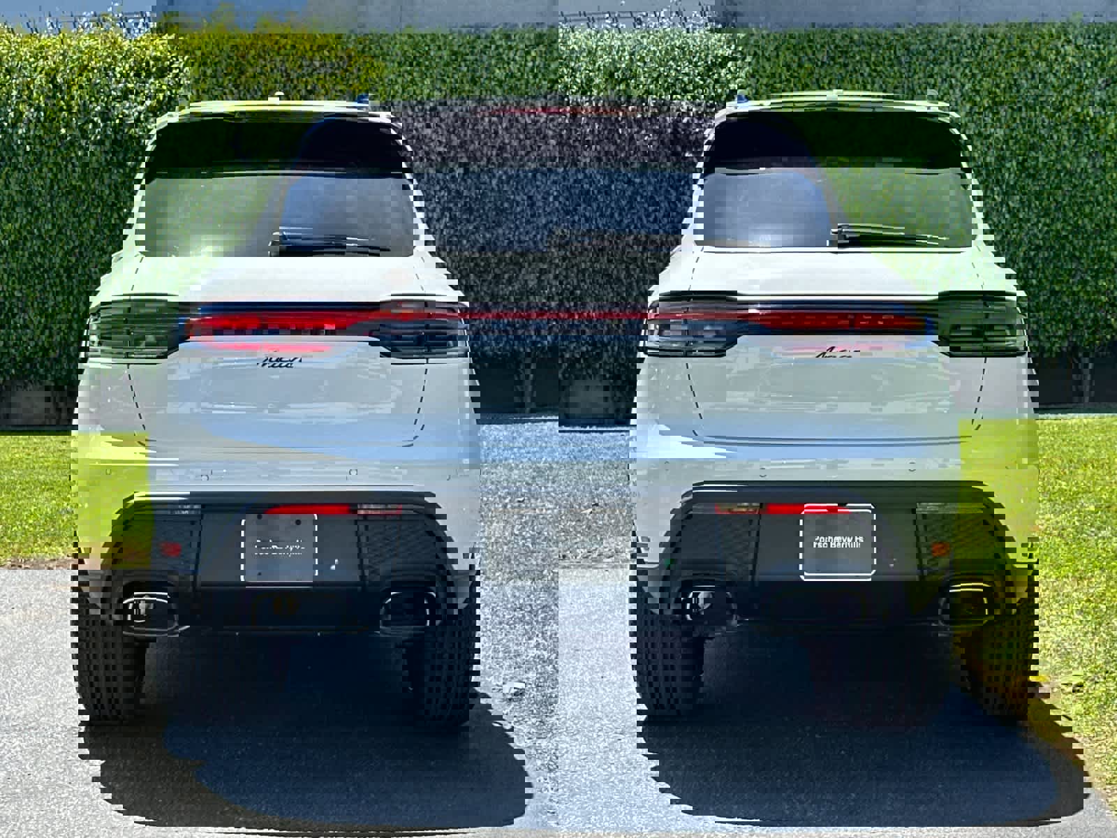 New 2026 Porsche Macan AWD/4WD image 7