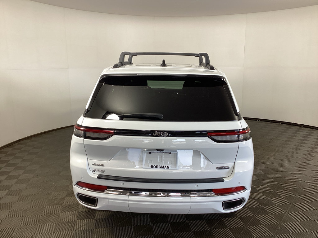 Used 2023 Jeep Grand Cherokee Overland AWD/4WD image 3