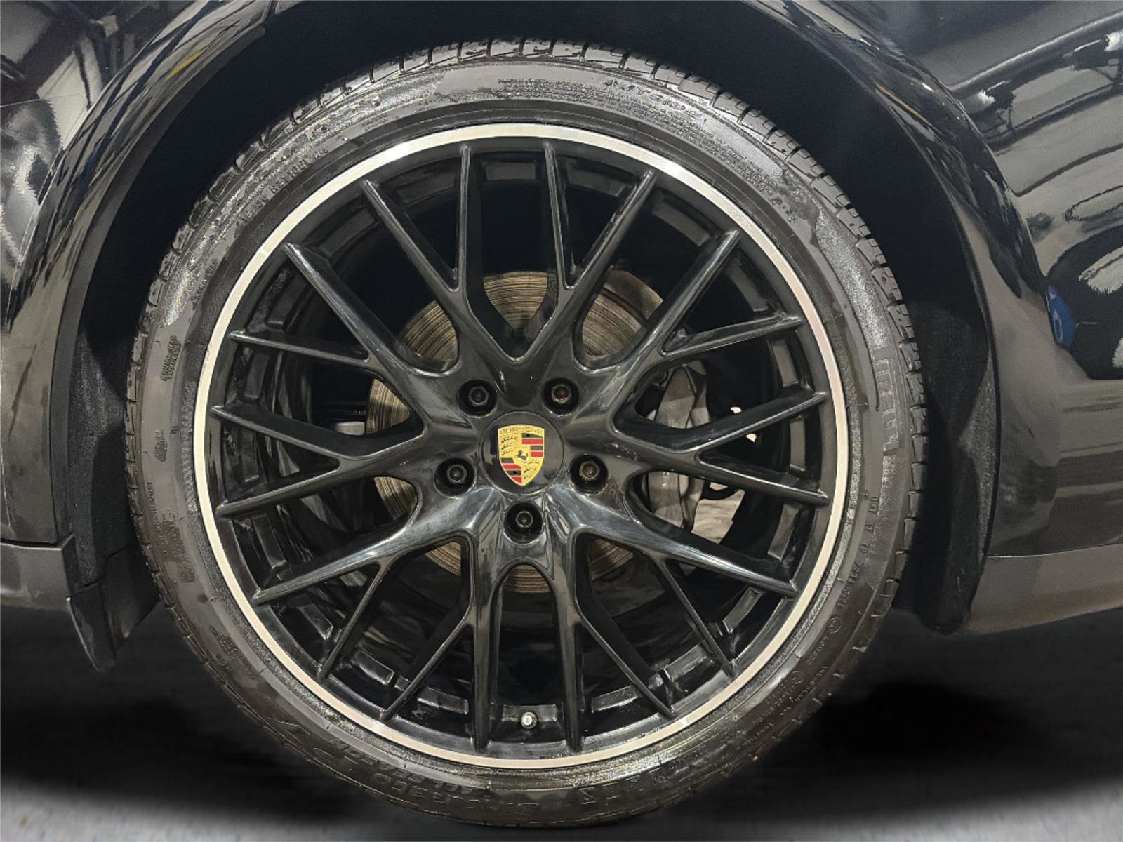 Used 2017 Porsche Panamera 4 image 33