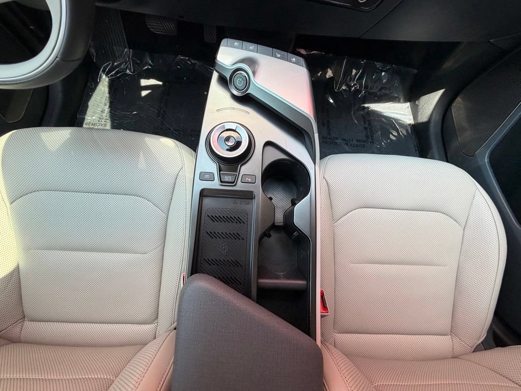 Used 2024 Kia EV6 Wind RWD image 32