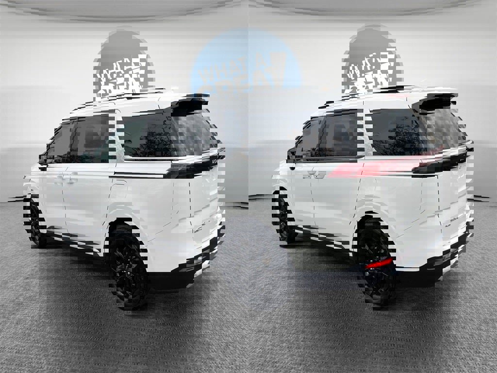 Used 2022 Kia Carnival SX image 6