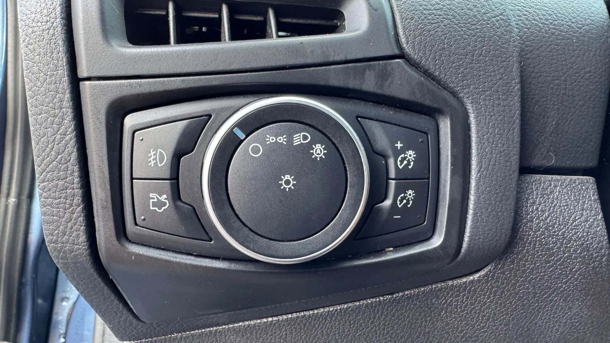 Used 2018 Ford Focus ST image 21