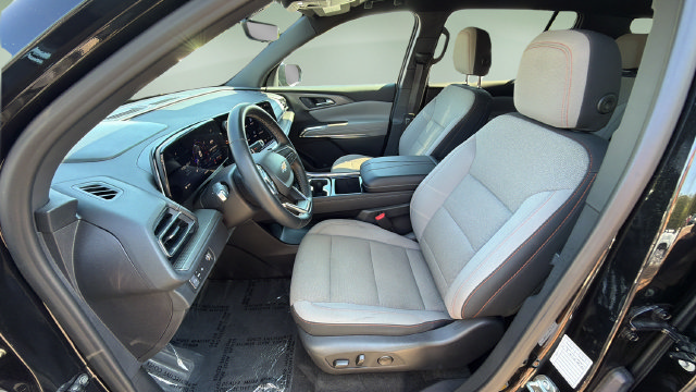 Used 2026 Chevrolet Traverse LT w/ Driver Confidence Package FWD image 18