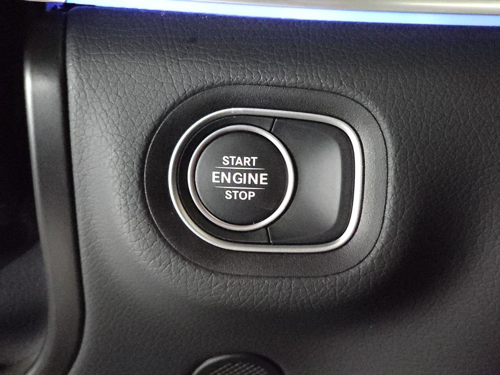 Used 2025 Mercedes-Benz GLE 450e 4MATIC image 16