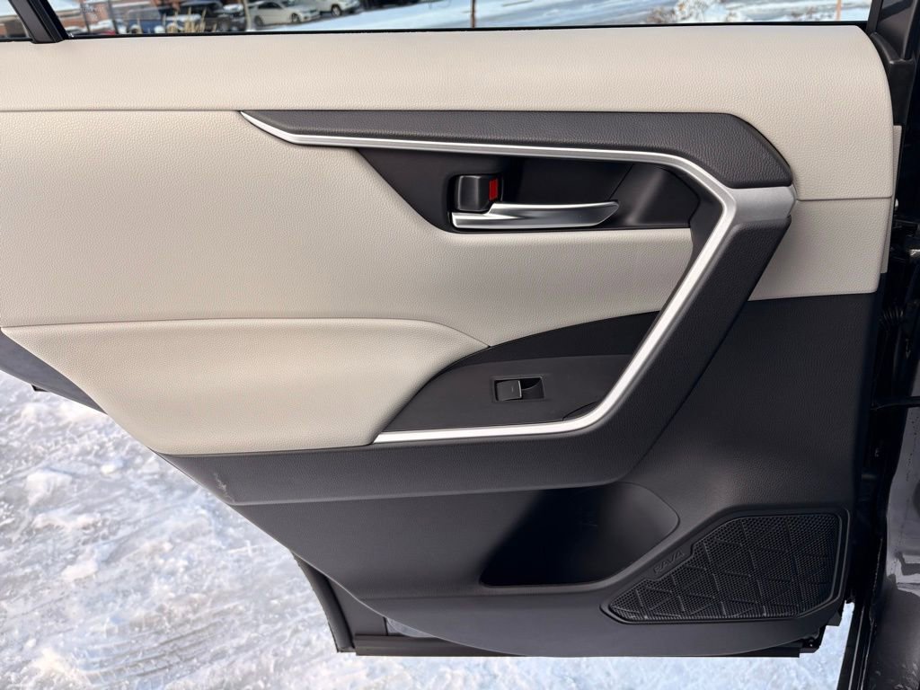 Used 2025 Toyota RAV4 XLE image 26