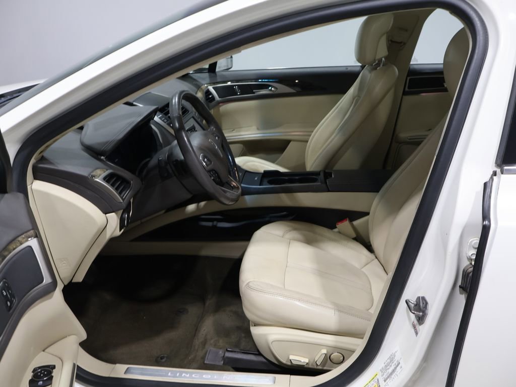 Used 2013 Lincoln MKZ image 12