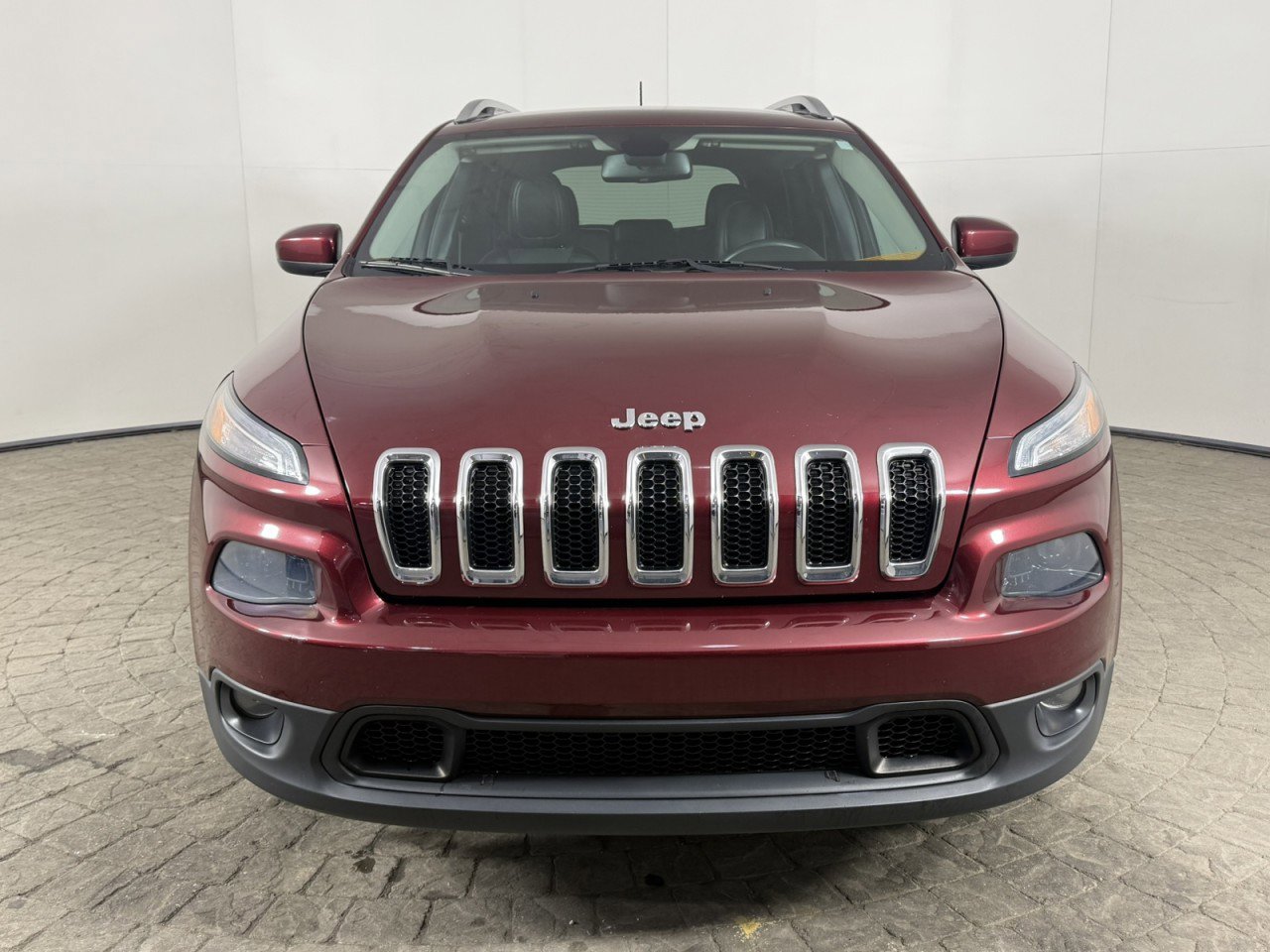 Used 2018 Jeep Cherokee Latitude Plus w/ Cold Weather Group image 2
