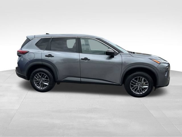 Used 2024 Nissan Rogue S FWD image 2