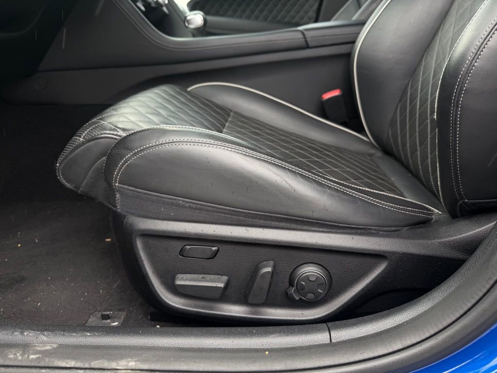 Used 2019 Genesis G70 3.3T Advanced w/ Sport Package image 12