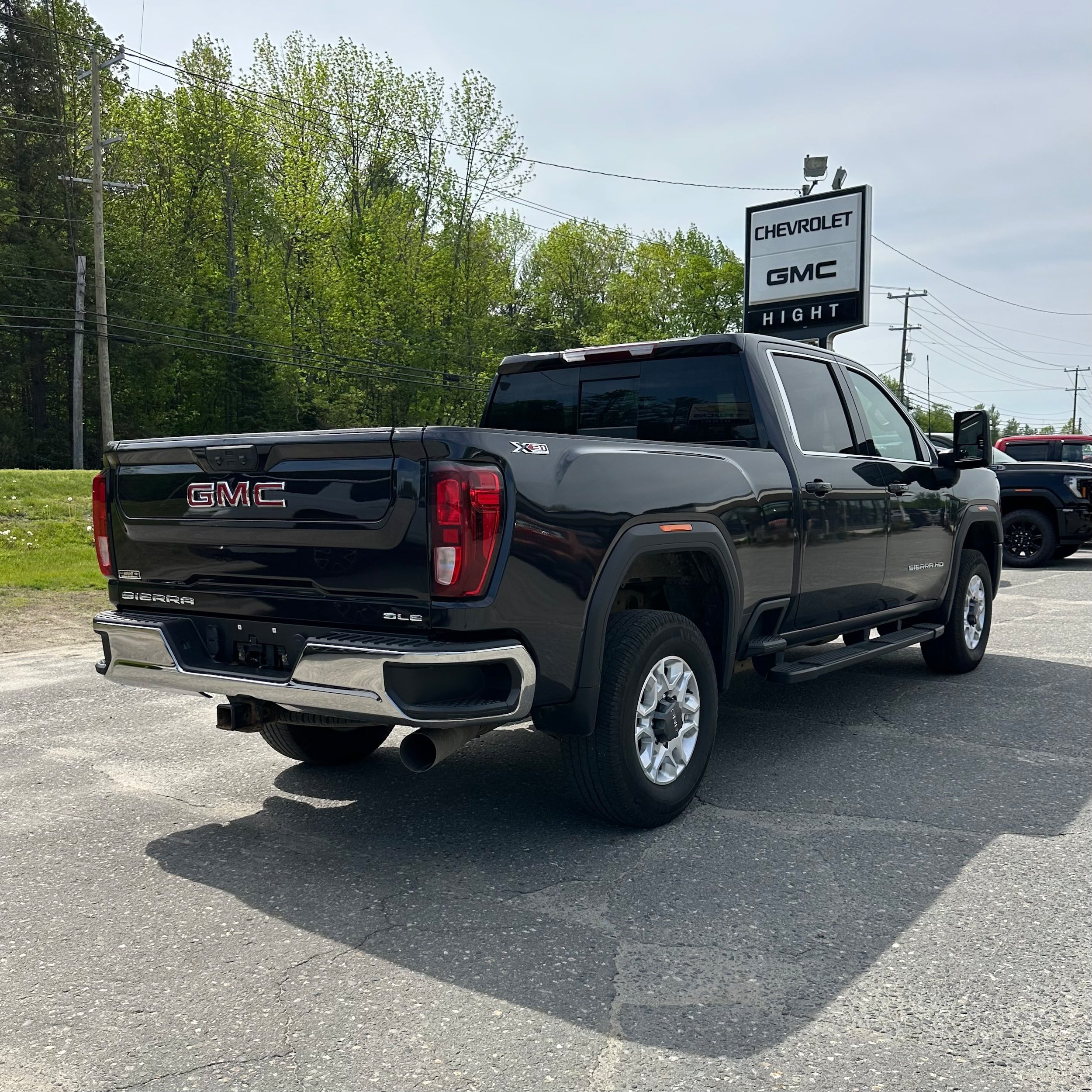 Used 2024 GMC Sierra 2500 SLE w/ SLE Value Package; AWD/4WD image 3