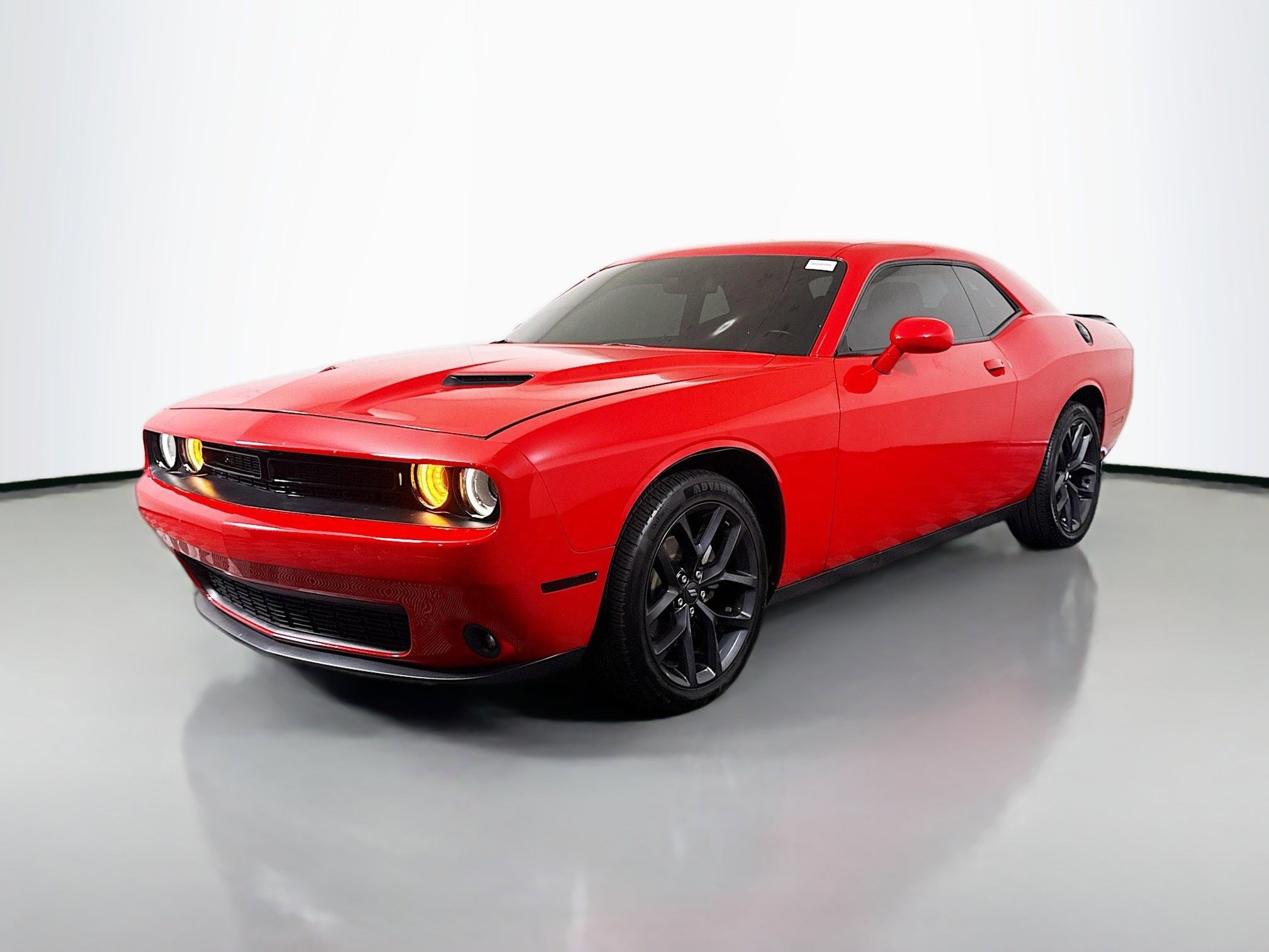 Used 2021 Dodge Challenger SXT w/ Blacktop Package RWD image 4