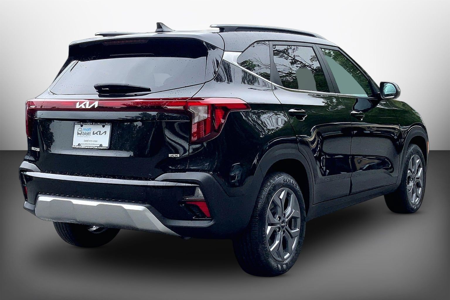 Used 2024 Kia Seltos S AWD/4WD image 14