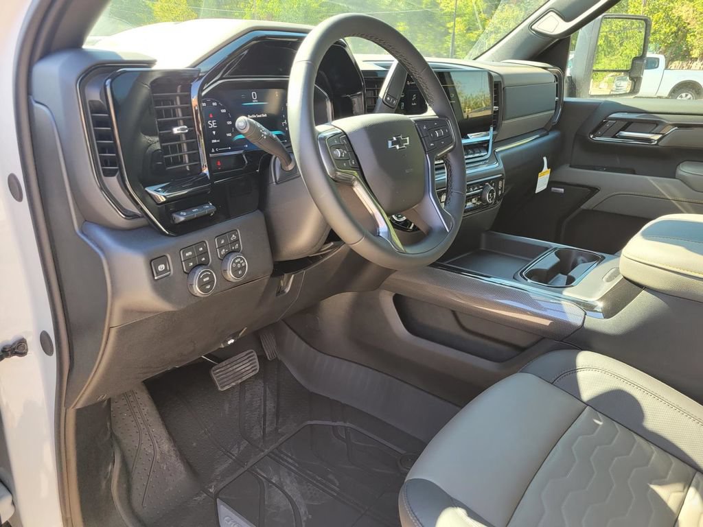 New 2026 Chevrolet Silverado 2500 ZR2 w/ LPO, Dark Essentials Package AWD/4WD image 11