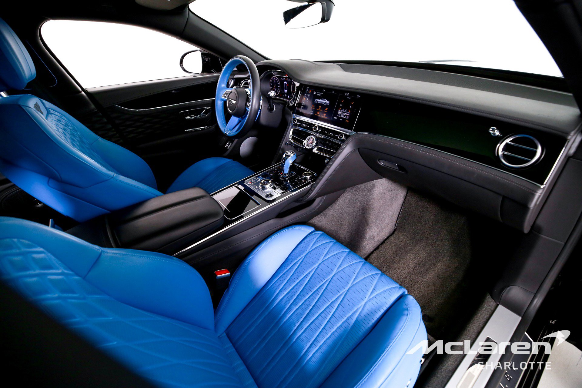 Used 2021 Bentley Flying Spur W12 image 26