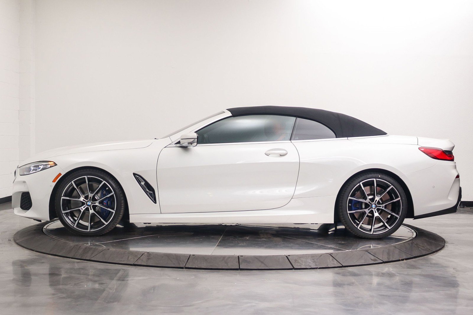 Used 2020 BMW M850i xDrive Convertible w/ Driving Assistance Package AWD/4WD image 45