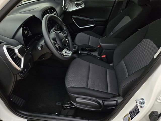 Used 2025 Kia Soul LX image 20