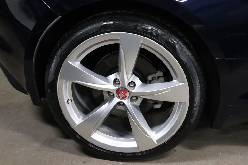 Used 2020 Jaguar F-TYPE image 31