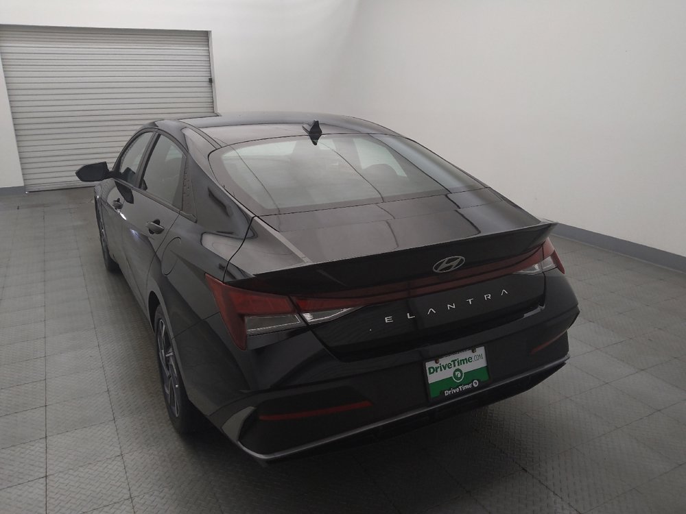 Used 2025 Hyundai Elantra Sport FWD image 6