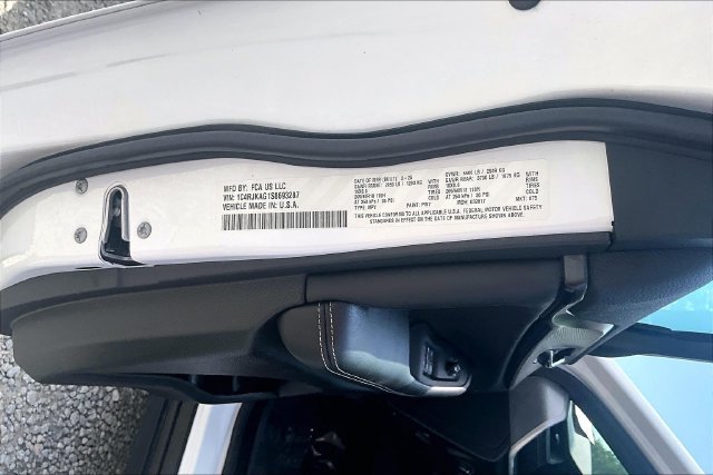 Used 2025 Jeep Grand Cherokee L Altitude AWD/4WD image 31