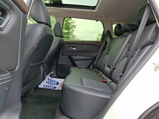 Used 2023 Nissan Rogue Platinum w/ Platinum Premium Package AWD/4WD image 13
