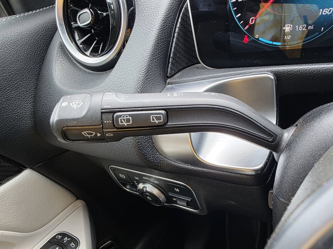 Used 2020 Mercedes-Benz GLB 250 4MATIC image 34