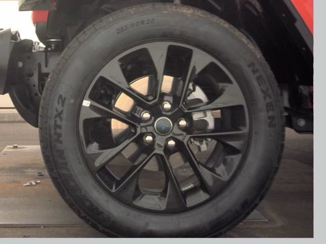 Used 2025 Jeep Wrangler Sahara 4xe image 19