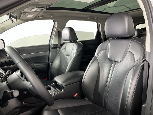 Certified 2022 Kia Sorento S w/ Panoramic Sunroof Package image 11