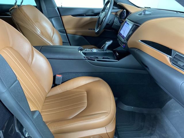 Used 2023 Maserati Levante GT AWD/4WD image 11
