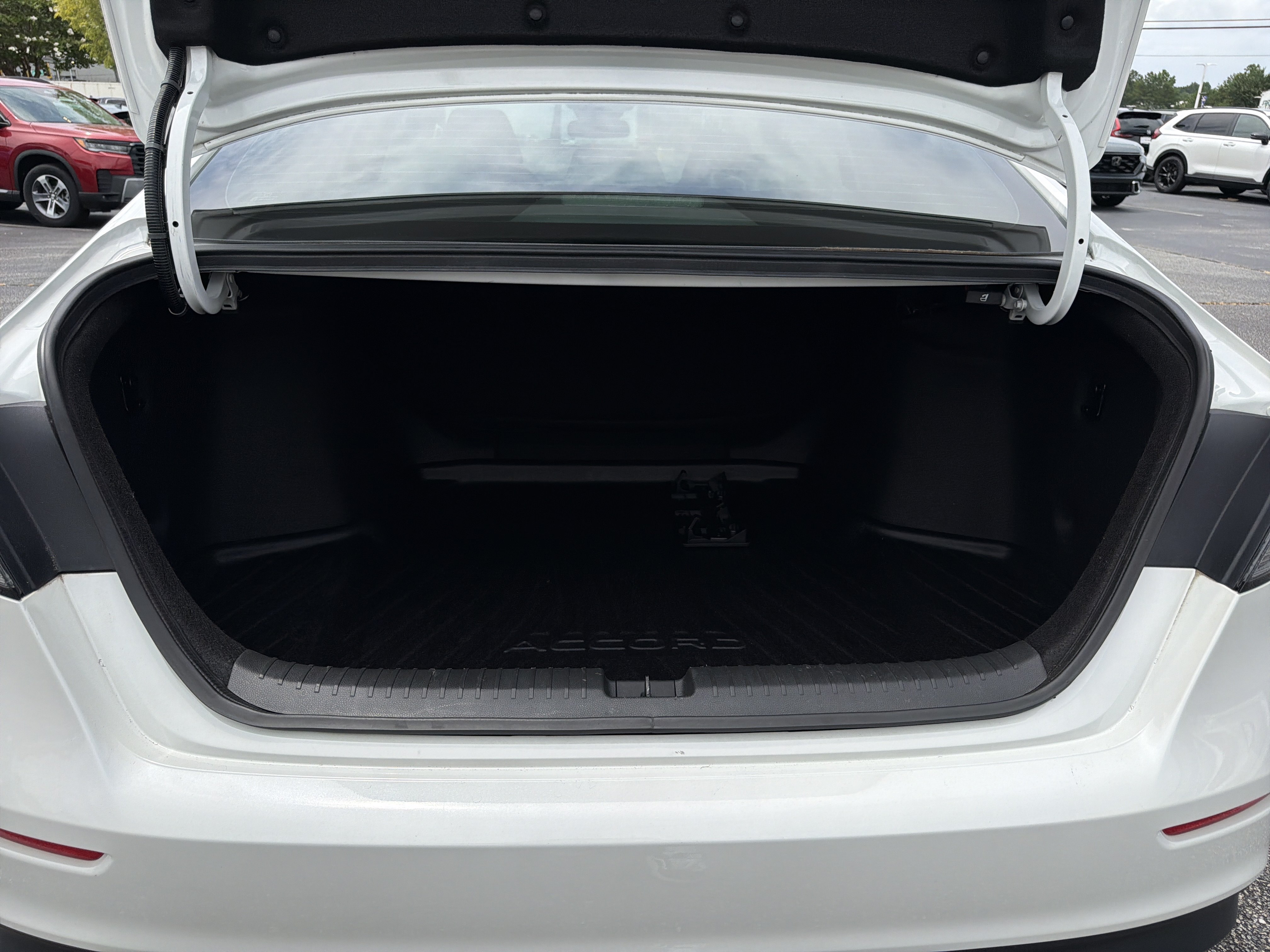 Used 2024 Honda Accord LX image 28