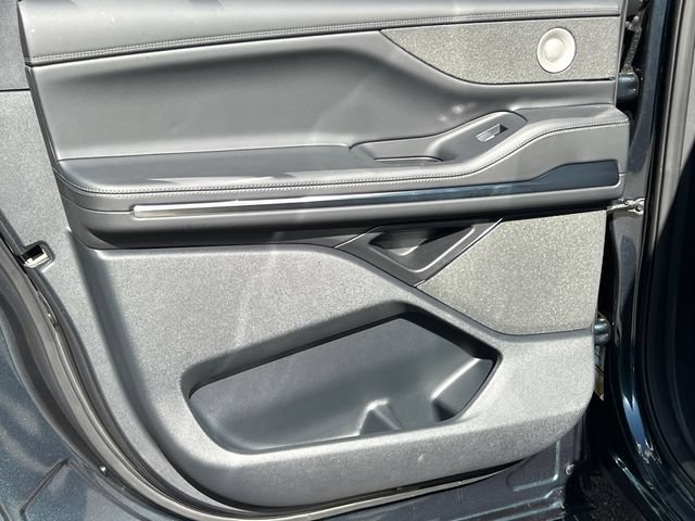 New 2026 Lincoln Navigator L Reserve w/ Jet Appearance Package AWD/4WD image 17