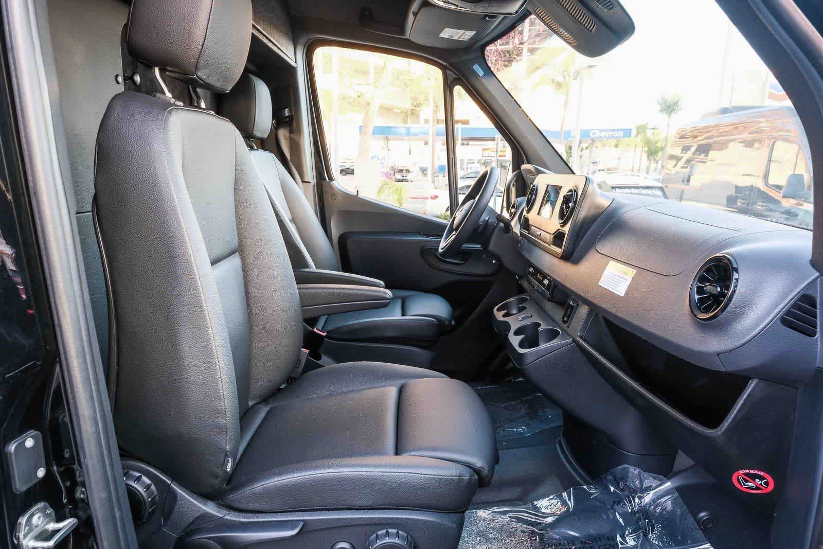 Used 2024 Mercedes-Benz Sprinter 3500 w/ Parking Package image 28