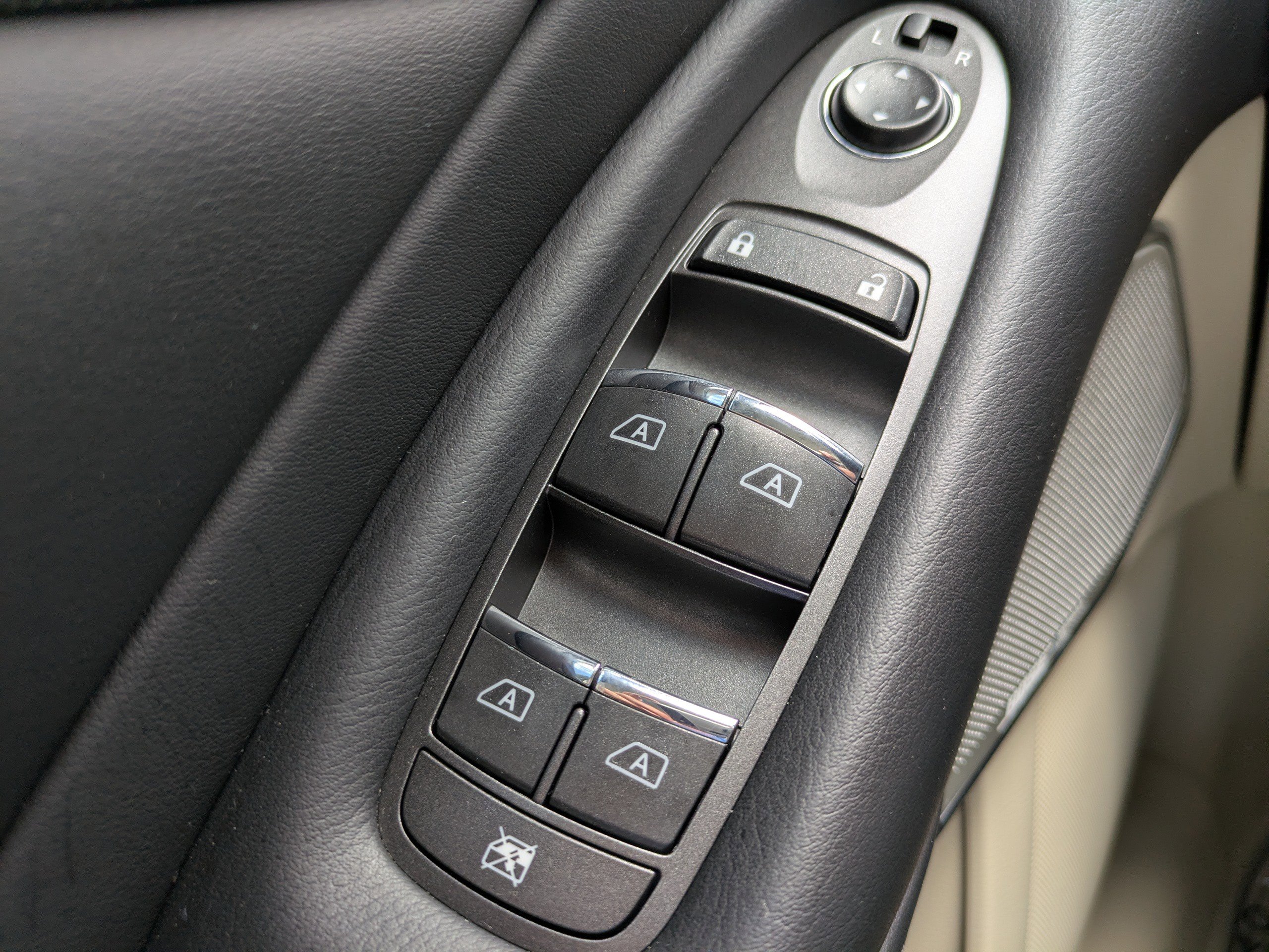 Used 2017 INFINITI Q50 3.0t Premium w/ 3.0T Premium Plus Package image 20