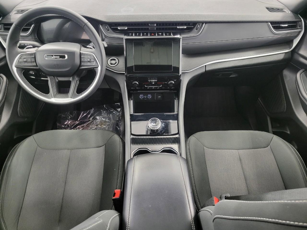 Used 2025 Jeep Grand Cherokee L Laredo AWD/4WD image 7