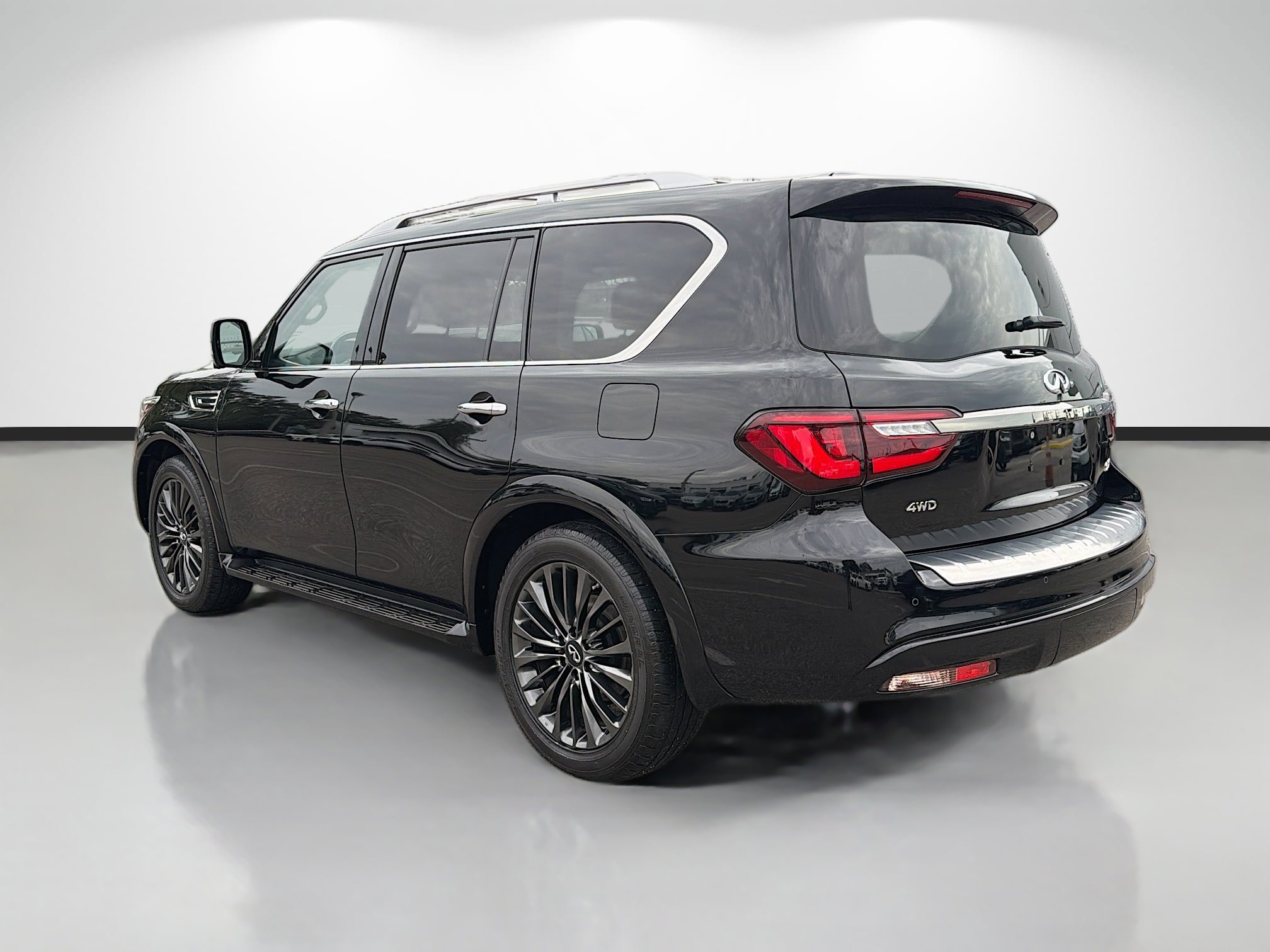 Used 2023 INFINITI QX80 Premium Select w/ Cargo Package image 3