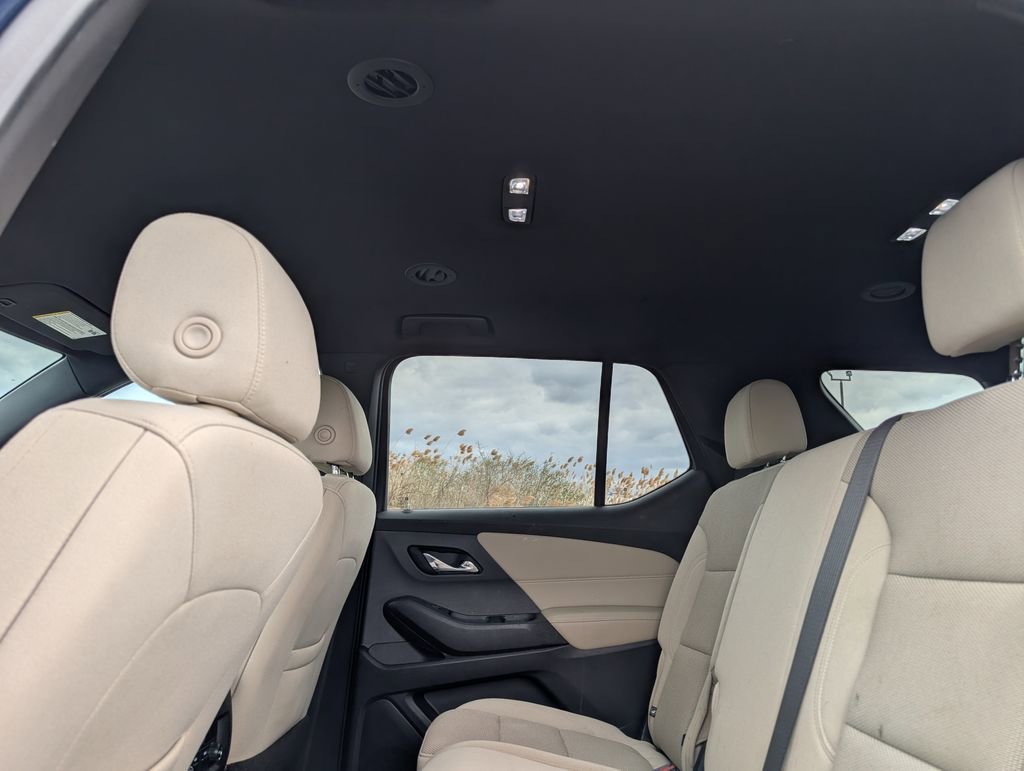 Used 2022 Chevrolet Traverse LS w/ Midnight/Sport Edition image 10