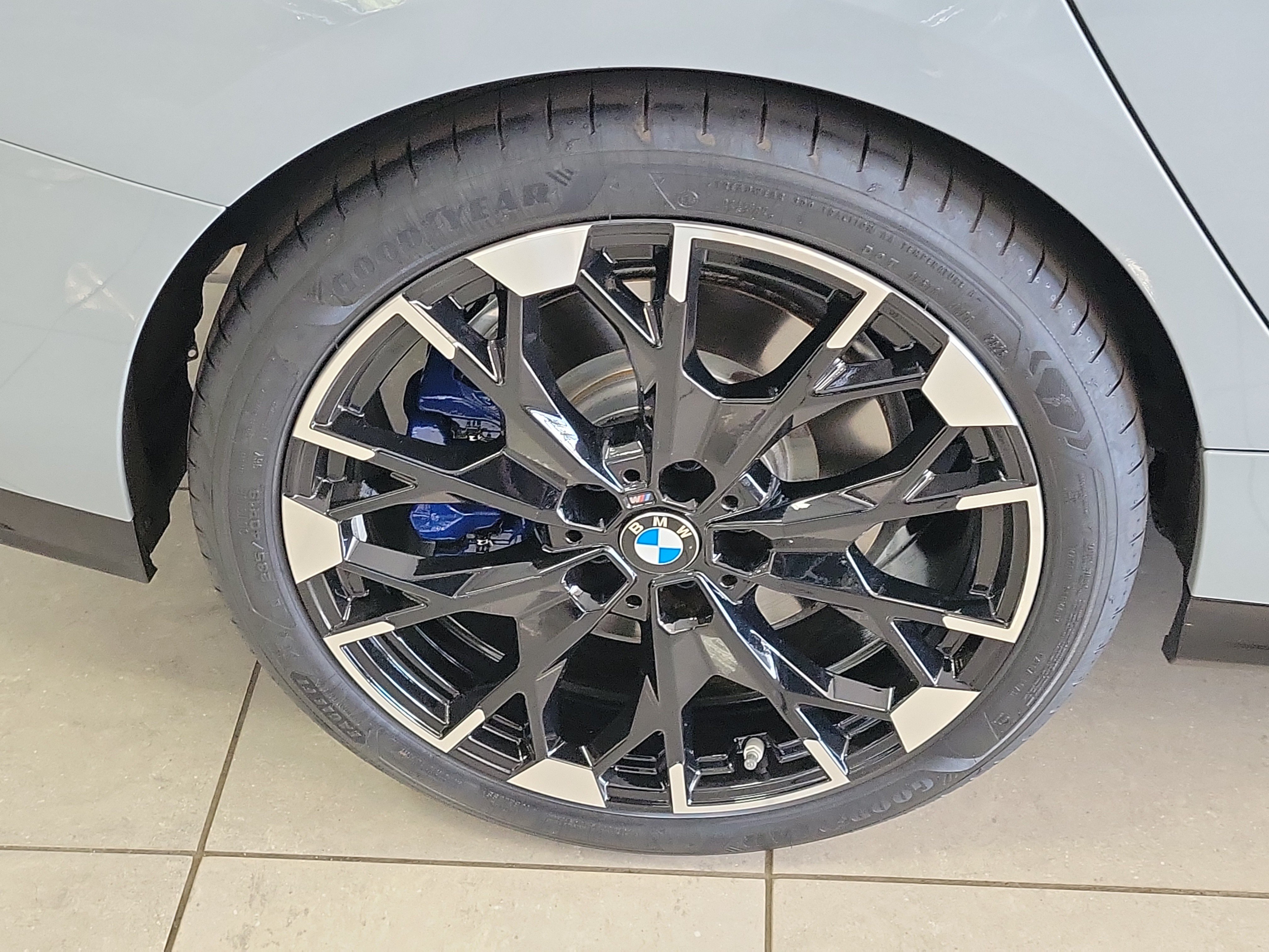 Used 2026 BMW M235i xDrive w/ Technology Package AWD/4WD image 6