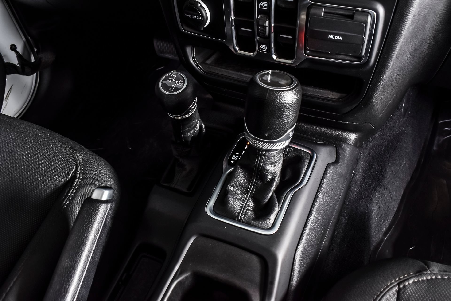 Used 2023 Jeep Wrangler Unlimited w/ Cold Weather Group AWD/4WD image 29