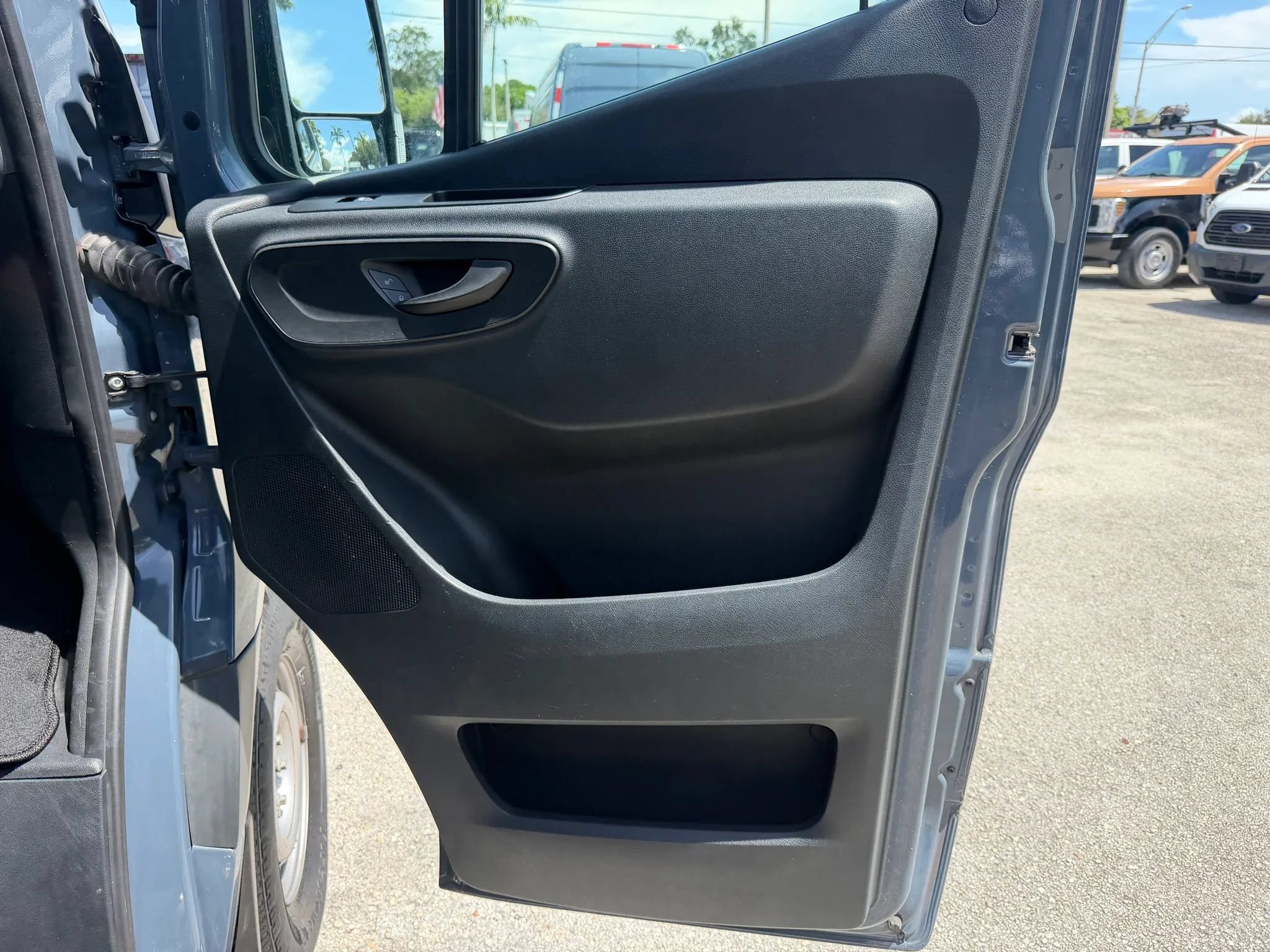 Used 2019 Mercedes-Benz Sprinter 2500 170 Extended Cargo image 13