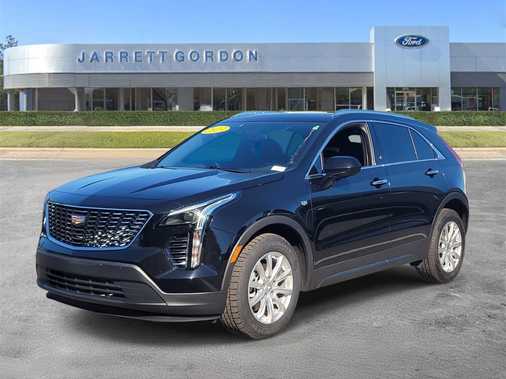 Used 2023 Cadillac XT4 Luxury w/ Cold Weather Package AWD/4WD image 2
