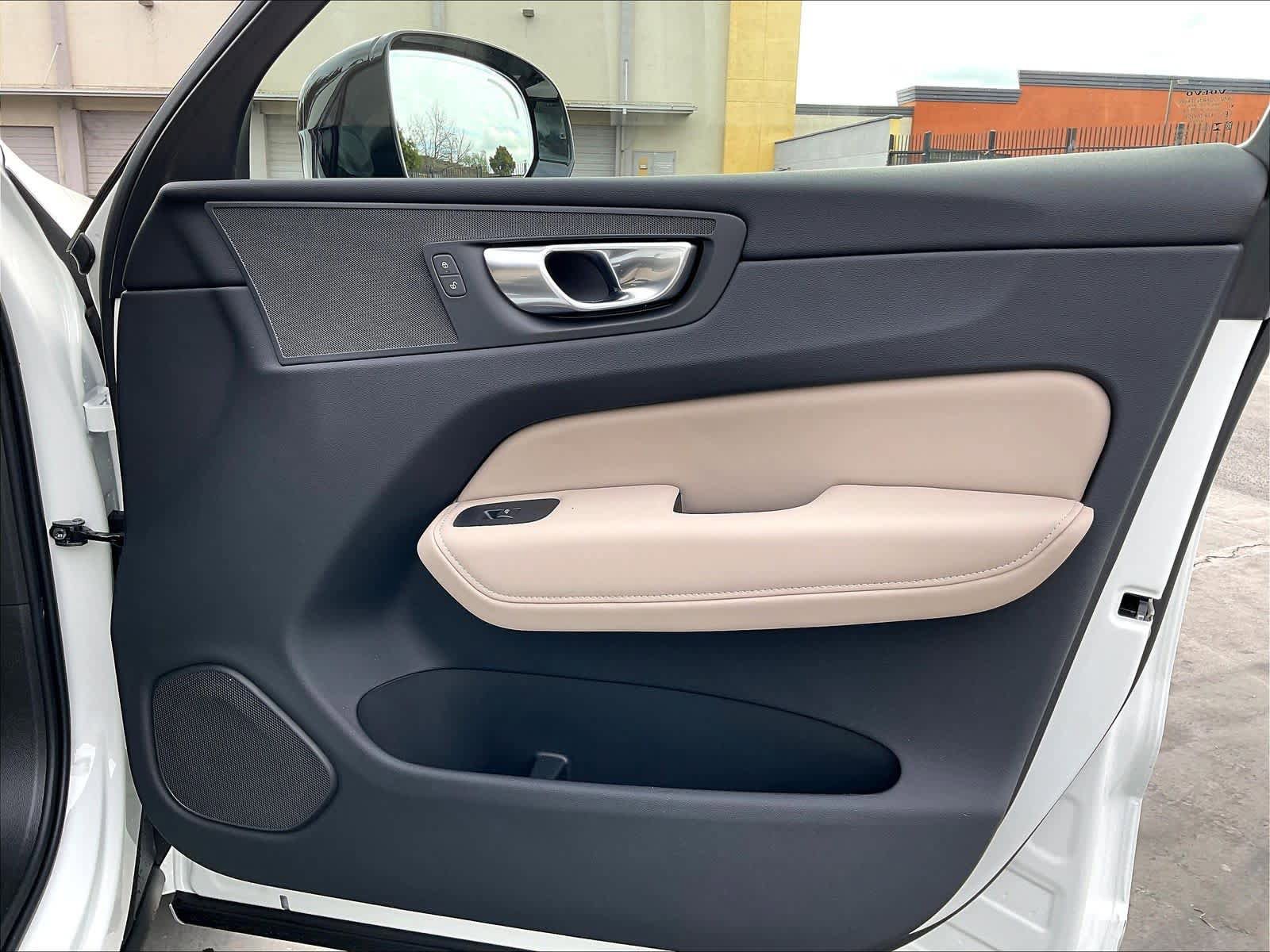 New 2026 Volvo XC60 B5 Plus w/ Protection Package Premier AWD/4WD image 30