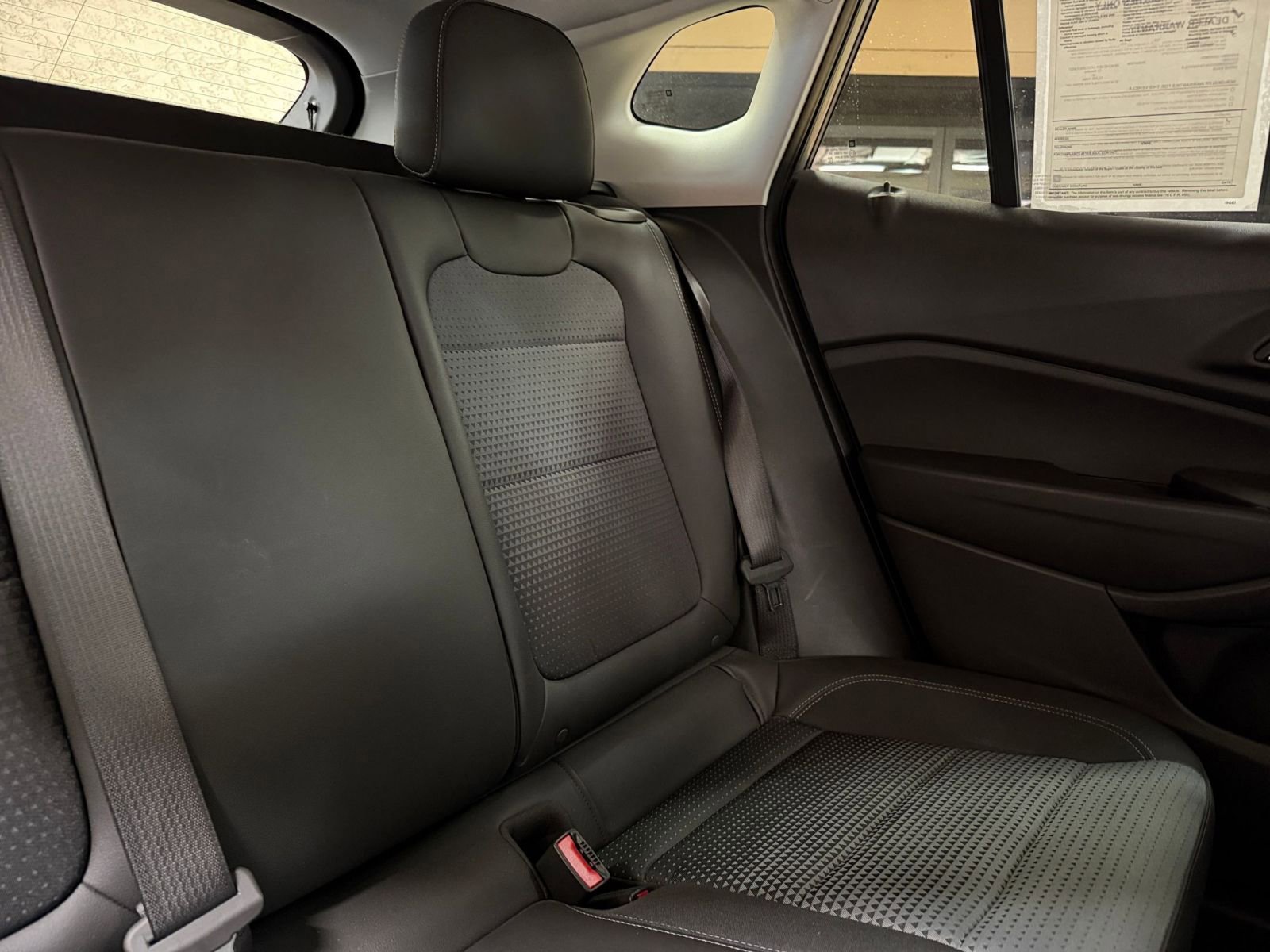 Used 2025 Chevrolet Trax LT FWD image 36